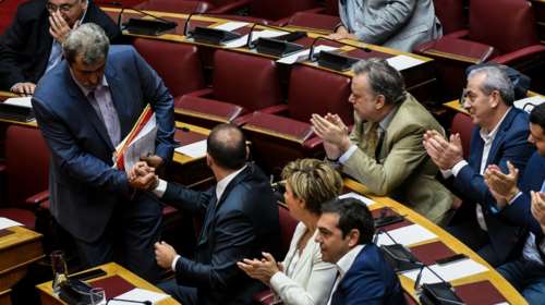Πηγές ΣΥΡΙΖΑ για την ασυλία Πολάκη: &quot;Κυβερνητικό Βατερλώ&quot;