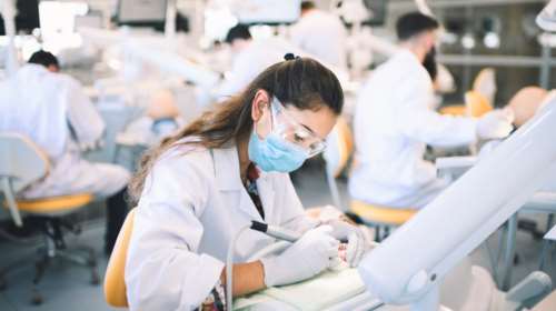 Περιζήτητο το πτυχίο οδοντιατρικής του Ευρωπαϊκού Πανεπιστημίου Κύπρου