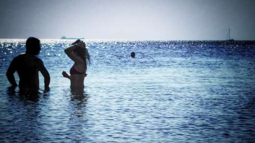 Πολύ υψηλές θερμοκρασίες στα ηπειρωτικά, βροχές στα ορεινά