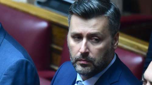 Ο Γιάννης Καλλιάνος ξεσπά:  Όποιος δεν πιστεύει ότι υπάρχει κορονοϊός να πάρει τον αδερφό μου τηλέφωνο
