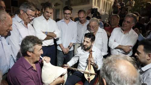 Η μαντινάδα του Κυριάκου Μητσοτάκη στην Κάρπαθο