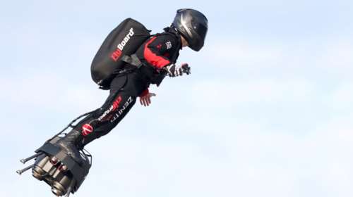 Φράνκι Ζαπάτα, ο &quot;ιπτάμενος&quot; Γάλλος που διέσχισε τη Μάγχη με Flyboard