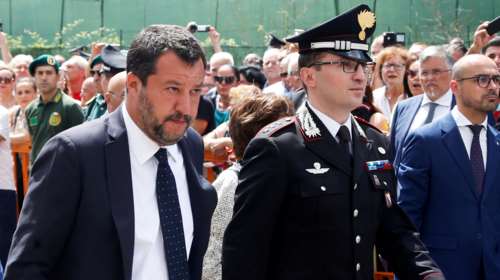 Δήμαρχος της Λέγκας θέλει να «φακελώσει» εκπαιδευτικούς