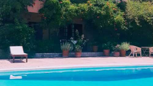 Αυτό είναι το σπίτι-παράδεισος της Μιμής Ντενίση στον Θεολόγο