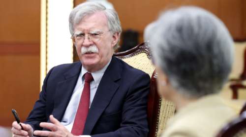 Η Ουάσινγκτον κλιμακώνει απότομα την πίεση στον Μαδούρο