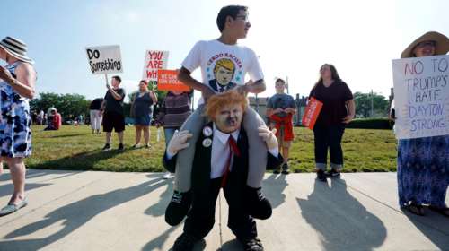 Ο Τραμπ σε τραυματίες της επίθεσης στο Ντέιτον, "θερμή" υποδοχή διαδηλωτών