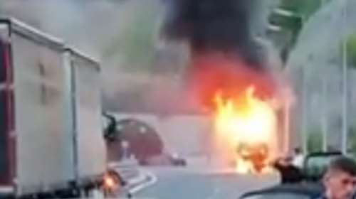Φωτιά σε λεωφορείο στα τούνελ της Εγνατίας με 50 επιβάτες