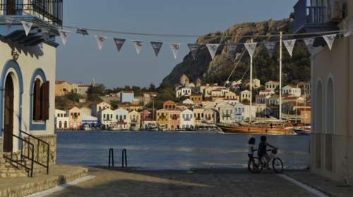 Ο Καραγκιόζης ταξιδεύει από άκρη σε άκρη στην Ελλάδα