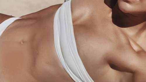 Ποια σταρ φόρεσε αυτό το τόσο μικροσκοπικό μπικίνι;