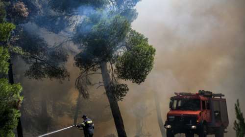 Προς τον Κορινθιακό Κόλπο κινείται η φωτιά της Θήβας