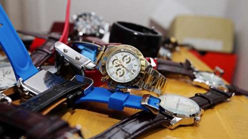 Ρολόγια και 180.000 αναπτήρες - μαϊμού κατέσχεσε το ΣΔΟΕ