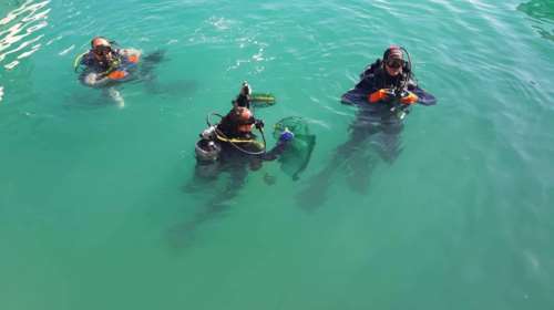Κατάδυση 50&#39; στο Κιάτο έφερε στην επιφάνεια 400 κιλά σκουπίδια (φωτό)