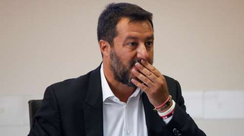 Έρευνα της εισαγγελίας για το γιο Σαλβίνι και το τζετ σκι της αστυνομίας