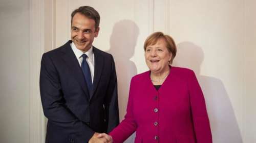 Με στρατιωτικές τιμές θα υποδεχθεί η Μέρκελ τον Μητσοτάκη