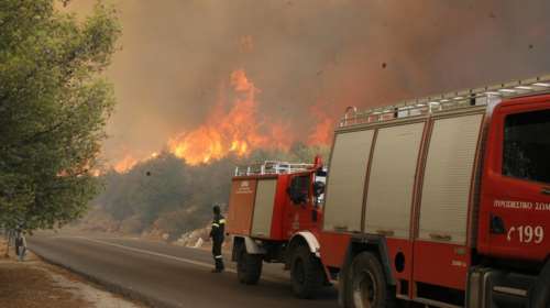 Μπαράζ πυρκαγιών σε Αττική, Αχαΐα, Σάμο και Ήπειρο