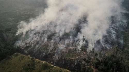 Η Βραζιλία απορρίπτει τη βοήθεια που της πρόσφερε η G7