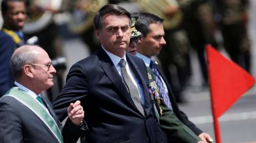 Μπολσονάρου: Συζήτηση με Μακρόν μόνο αν αποσύρει τις προσβολές