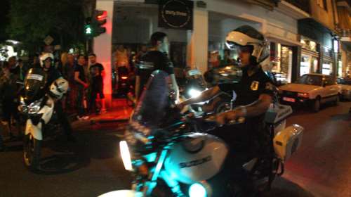 Βόμβες μολότοφ σε σύνδεσμο του ΠΑΟΚ στον Εύοσμο