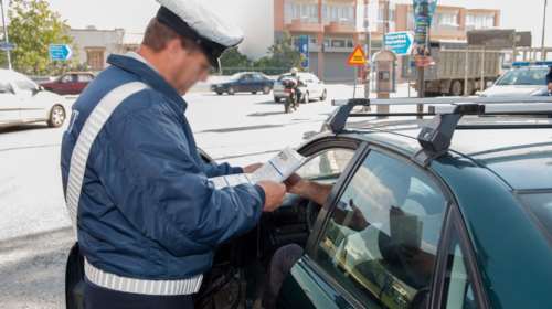 Πιστοί στο «γκάζι» και το αλκοόλ: Τι έδειξαν οι έλεγχοι  της Τροχαίας