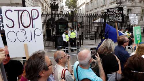 Βρετανία: Δεκάδες διαδηλώσεις κατά της απόφασης Τζόνσον