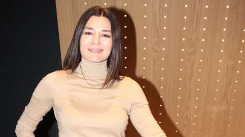 Μαρία Ναυπλιώτου: Άβαφη &amp; πανέμορφη με το μαγιό της πάνω σε μια αιώρα[Φωτο]