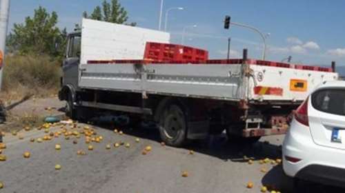 Καραμπόλα στη Λάρισα: Τέσσερις τραυματίες, οι δύο σοβαρά