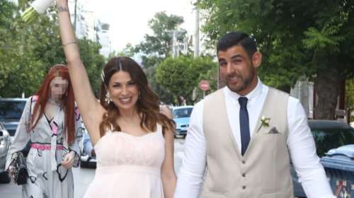 Ελένη Χατζίδου: Για πρώτη φορά αγκαλιά με τη μελαχρινή κόρη της [Εικόνα]