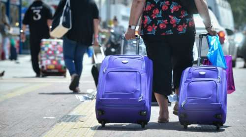 Επτά στους δέκα Έλληνες προτίμησαν διακοπές εντός συνόρων