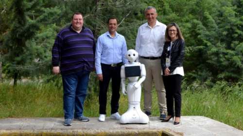 Pepper: Τα δύο δημοφιλή ρομπότ του «Ελ. Βενιζέλος»