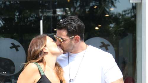 Ελένη Χατζίδου: Με φιλιά η έξοδος από το μαιευτήριο με την κόρη της