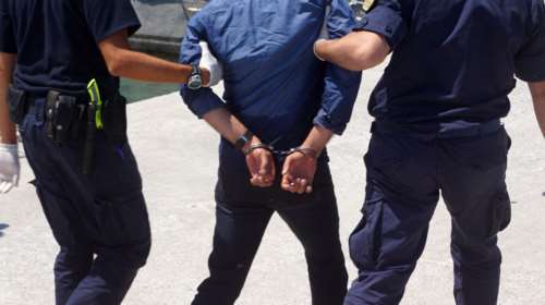 Συνελήφθη κάτοικος Καλύμνου με έξι πήλινους αρχαίους αμφορείς