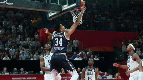 Σε εξέλιξη η αναμέτρηση Ελλάδας - ΗΠΑ