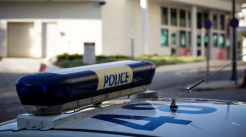 Παραδόθηκε ο οδηγός που είχε πυροβολήσει λεωφορείο στο Κάραβελ