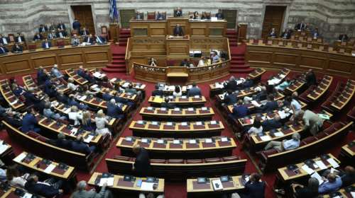 Με ευρεία συναίνεση πέρασε η πράξη νομοθετικού περιεχομένου για το Μάτι