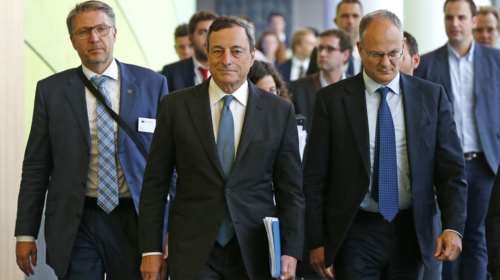 Η ώρα του &quot;σούπερ Μάριο&quot;: Τι περιμένουν οι αγορές από την ΕΚΤ