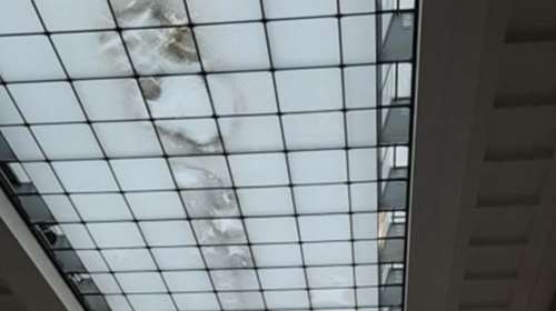 Γλυπτά Παρθενώνα: Τι απαντά το Βρετανικό Μουσείο για τη μούχλα στην αίθουσα