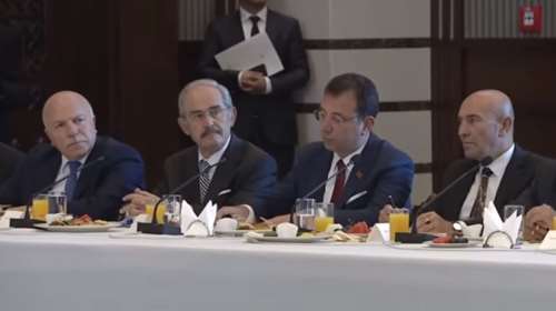 Ο Ερντογάν «έβαλε» τον Ιμάμογλου να κάτσει σε σπασμένη καρέκλα