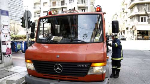 Μια σοβαρά τραυματιάς μετά από φωτιά σε διαμέρισμα στην Αθήνα