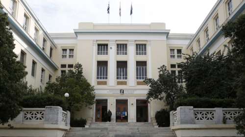 Συνελήφθη ο βασικός προμηθευτής λαθραίων τσιγάρων έξω από την ΑΣΟΕΕ