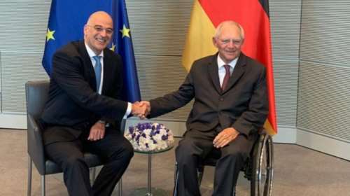 Εφ όλης της ύλης συζήτηση στην συνάντηση Σόιμπλε- Δένδια