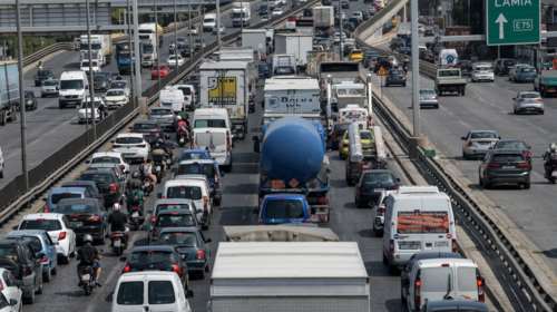Μεγάλο μποτιλιάρισμα και ουρές χιλιομέτρων στον Κηφισό
