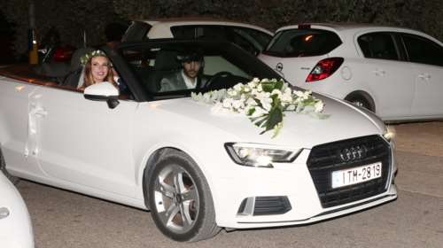 Ευρυδίκη: Ο γιος της με τον Θεοφάνους την πήγε νύφη στην εκκλησία [Εικόνες]