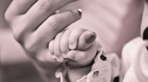 ΟΗΕ: Ένα βρέφος ή μια έγκυος πεθαίνει κάθε 11 δευτερόλεπτα