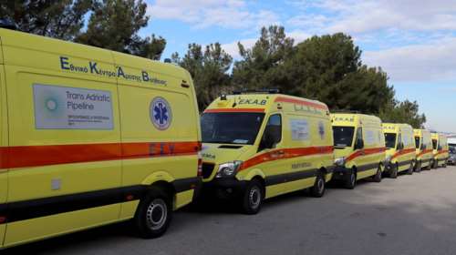 Απομακρύνονται τα παροπλισμένα ασθενοφόρα από το προαύλιο του «Σωτηρία»