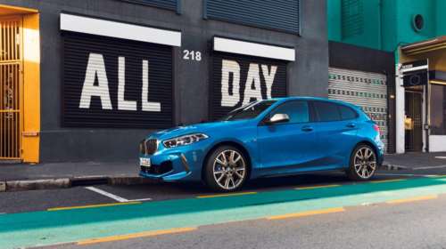 Στις εκθέσεις βρίσκεται η  νέα σειρά 1 της BMW