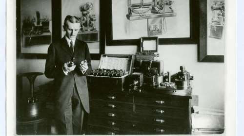 “Νίκολα Τέσλα – Ο άνθρωπος από το μέλλον” σε μια νέα έκθεση