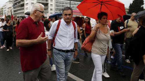 ΑΔΕΔΥ: Απύθμενο θράσος η παρουσία Τσακαλώτου στο συλλαλητήριο