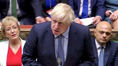 Τζόνσον: Ανατρέψτε με ή αφήστε με να υλοποιήσω το Brexit