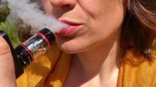 ΗΠΑ: 12 θάνατοι από τη χρήση ηλεκτρονικού τσιγάρου