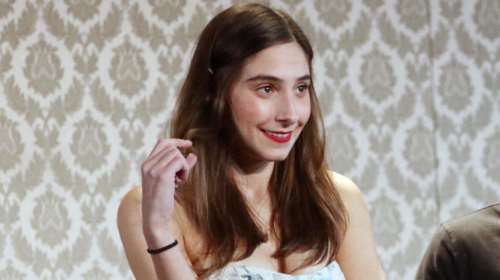 Η Φωτεινή Αθερίδου φωτογραφίζει τον πέντε ημερών Θοδωρή junior